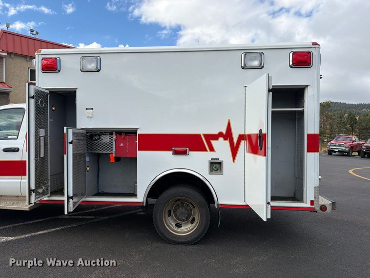 image for item EW1173 2009 Dodge Ram 4500 ambulance