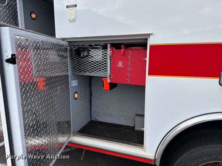 image for item EW1173 2009 Dodge Ram 4500 ambulance