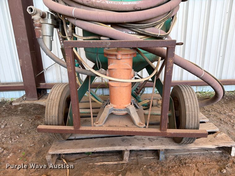 image for item EW7497 Clemco 2452 sand blast pot