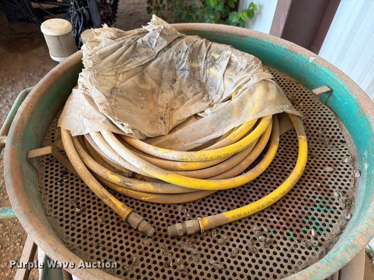 image for item EW7497 Clemco 2452 sand blast pot