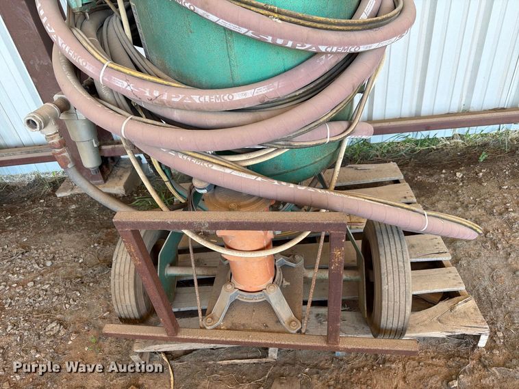 image for item EW7497 Clemco 2452 sand blast pot