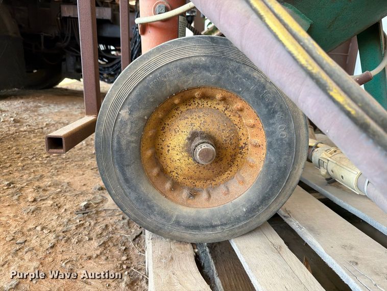 image for item EW7497 Clemco 2452 sand blast pot