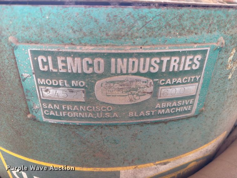 image for item EW7497 Clemco 2452 sand blast pot