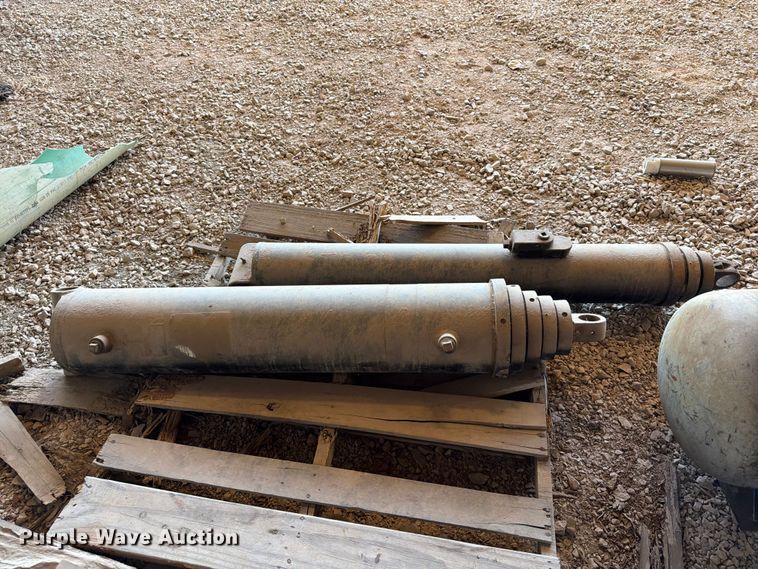 image for item EW7498 (5) dump truck lift cylinders
