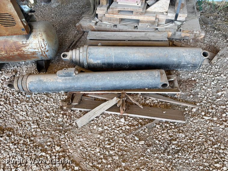 image for item EW7498 (5) dump truck lift cylinders