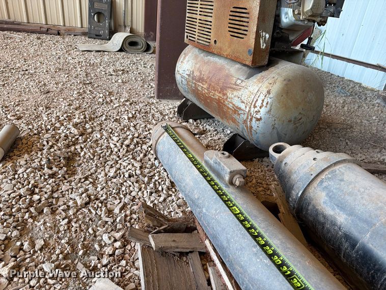 image for item EW7498 (5) dump truck lift cylinders