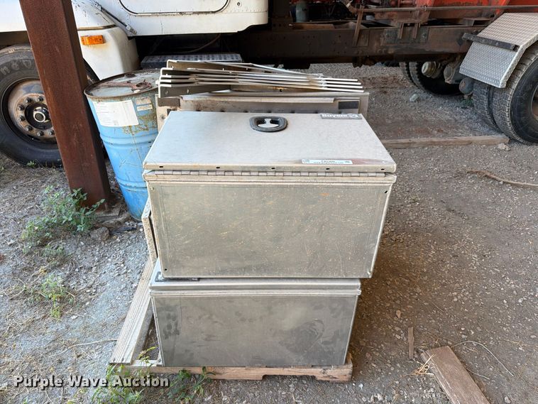 image for item EW7499 (4) Buyers toolboxes