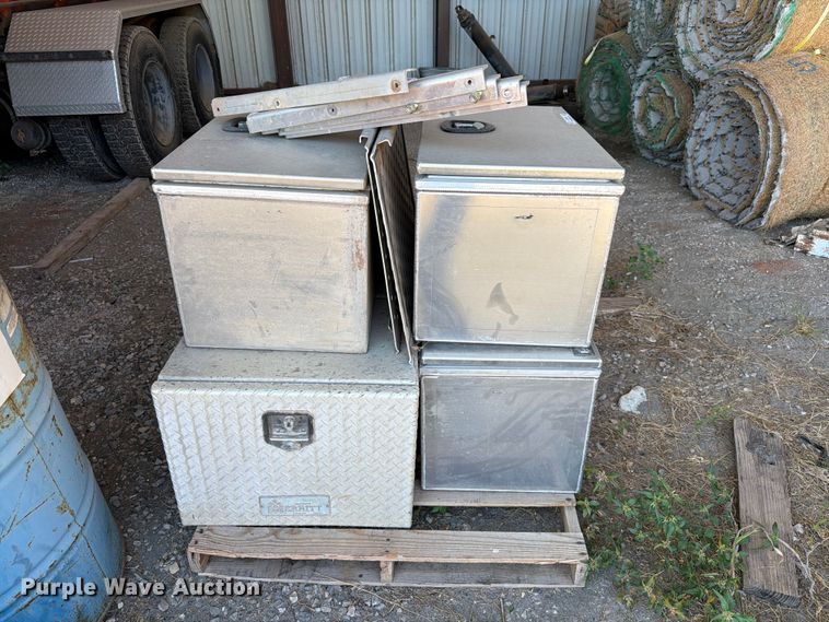 image for item EW7499 (4) Buyers toolboxes