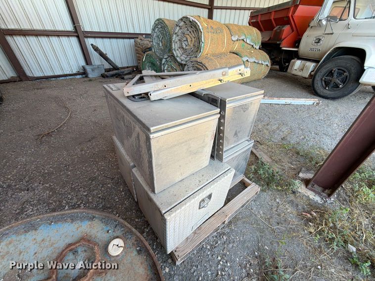 image for item EW7499 (4) Buyers toolboxes