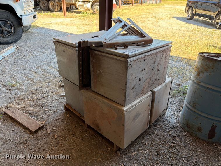 image for item EW7499 (4) Buyers toolboxes