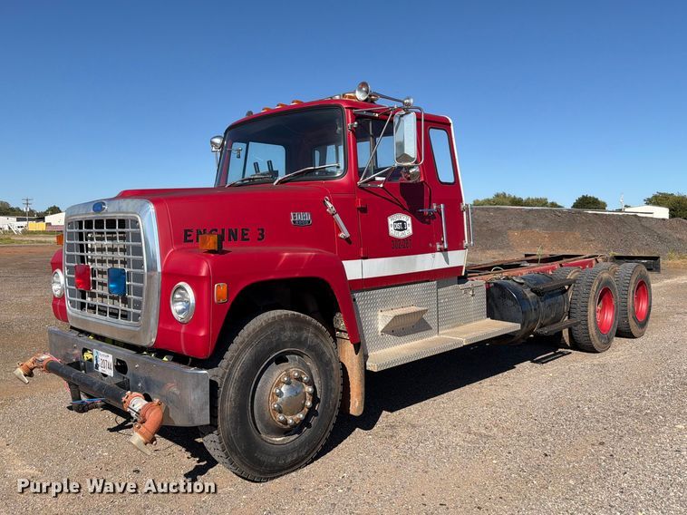 image for item EW7504 1984 Ford L8000 truck cab and chassis