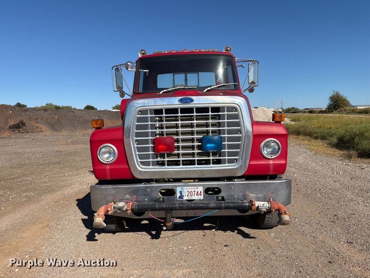 image for item EW7504 1984 Ford L8000 truck cab and chassis