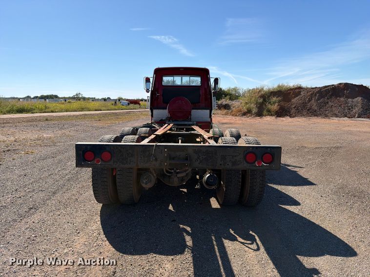 image for item EW7504 1984 Ford L8000 truck cab and chassis