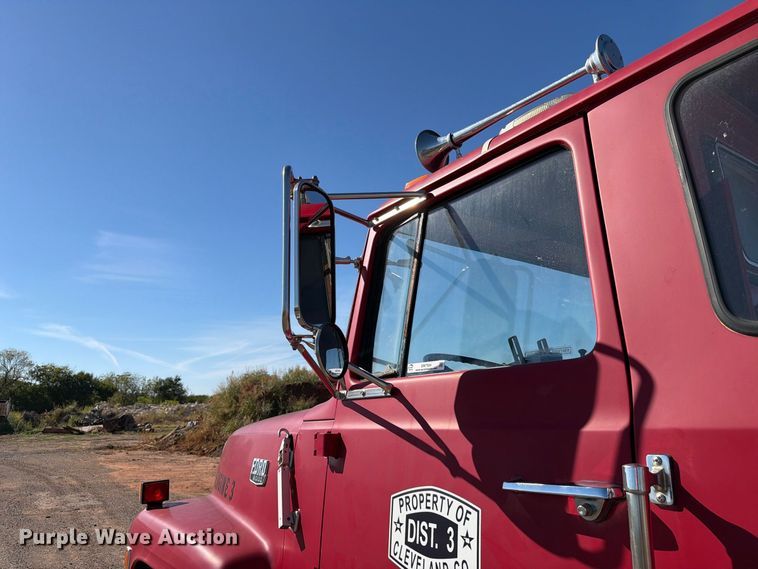 image for item EW7504 1984 Ford L8000 truck cab and chassis