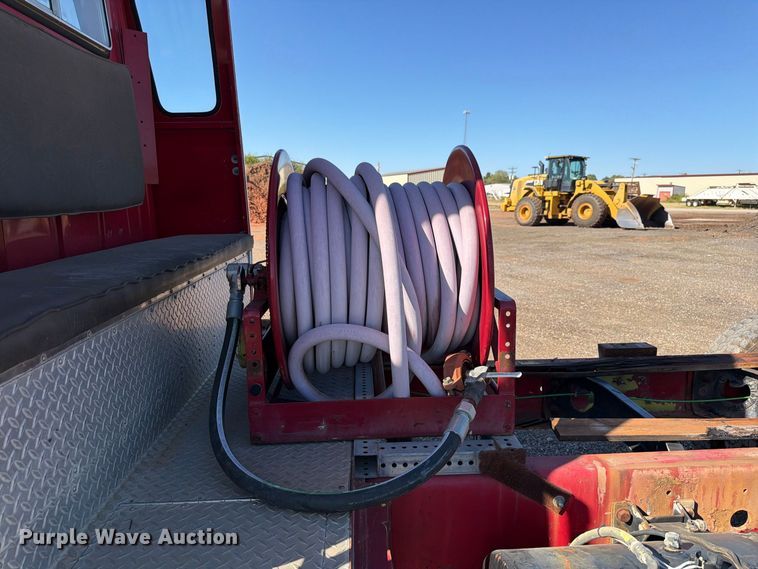 image for item EW7504 1984 Ford L8000 truck cab and chassis