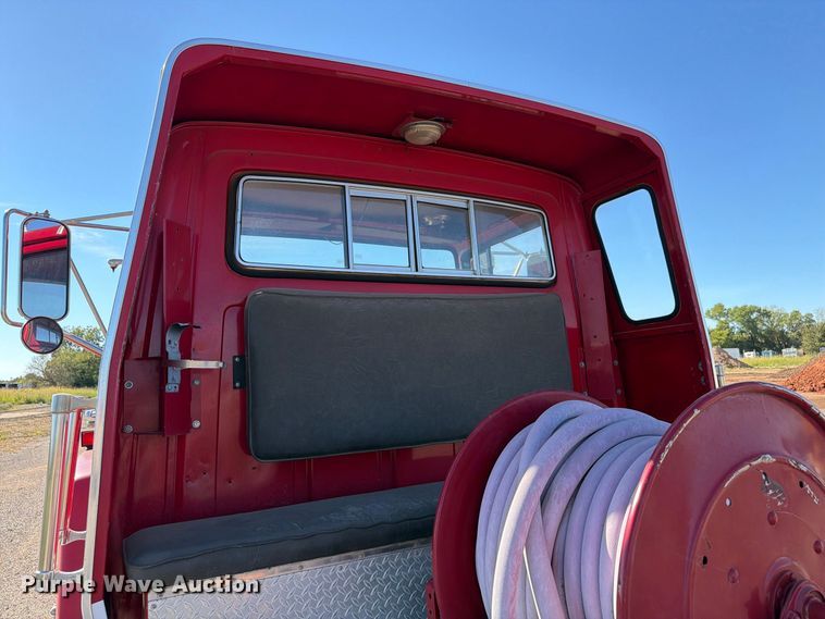 image for item EW7504 1984 Ford L8000 truck cab and chassis