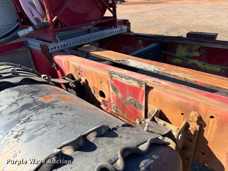 image for item EW7504 1984 Ford L8000 truck cab and chassis