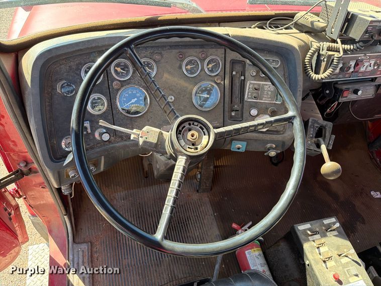 image for item EW7504 1984 Ford L8000 truck cab and chassis