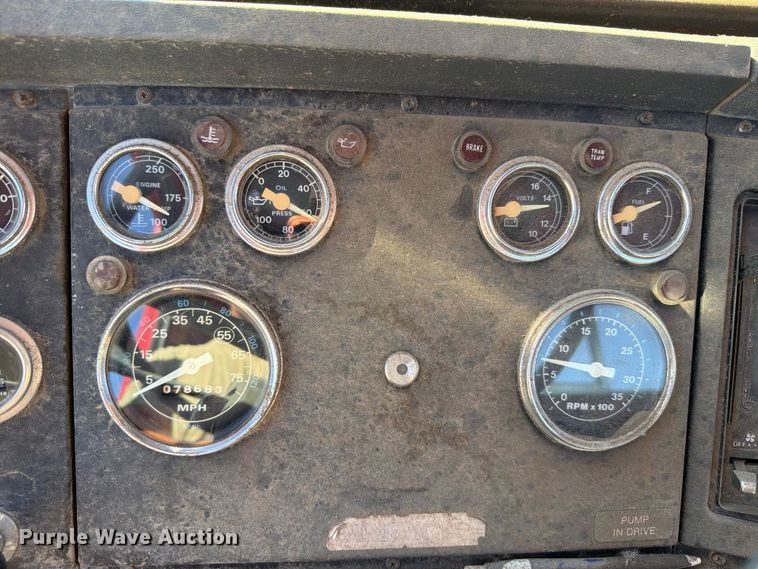 image for item EW7504 1984 Ford L8000 truck cab and chassis