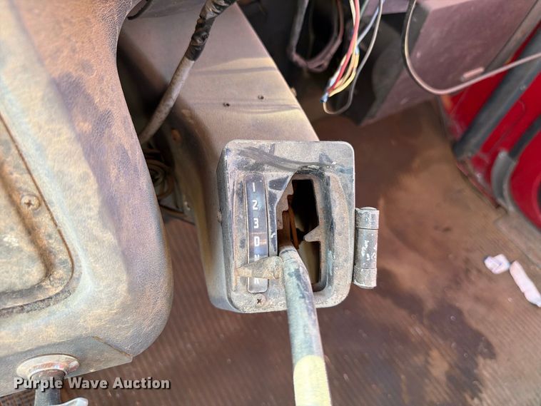 image for item EW7504 1984 Ford L8000 truck cab and chassis