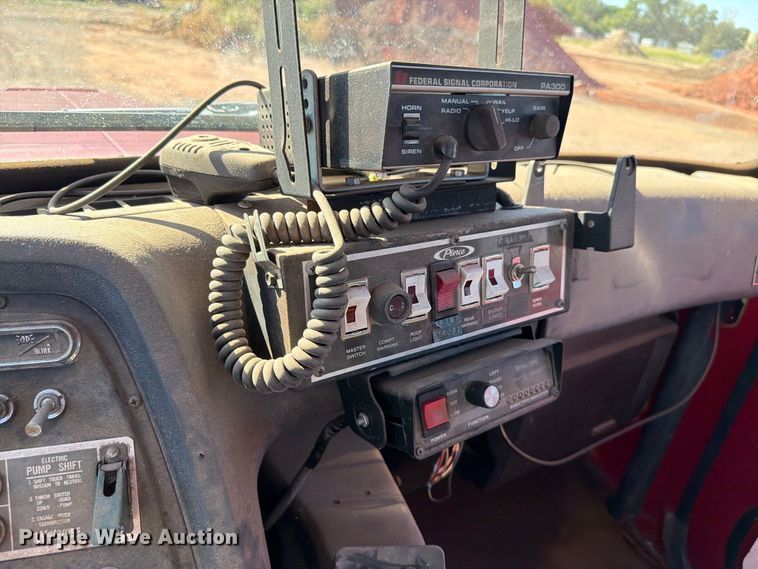 image for item EW7504 1984 Ford L8000 truck cab and chassis