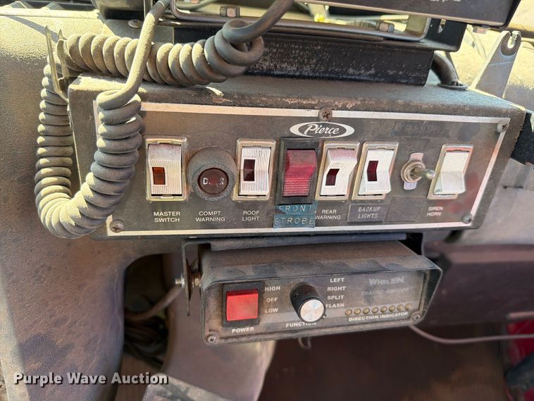 image for item EW7504 1984 Ford L8000 truck cab and chassis