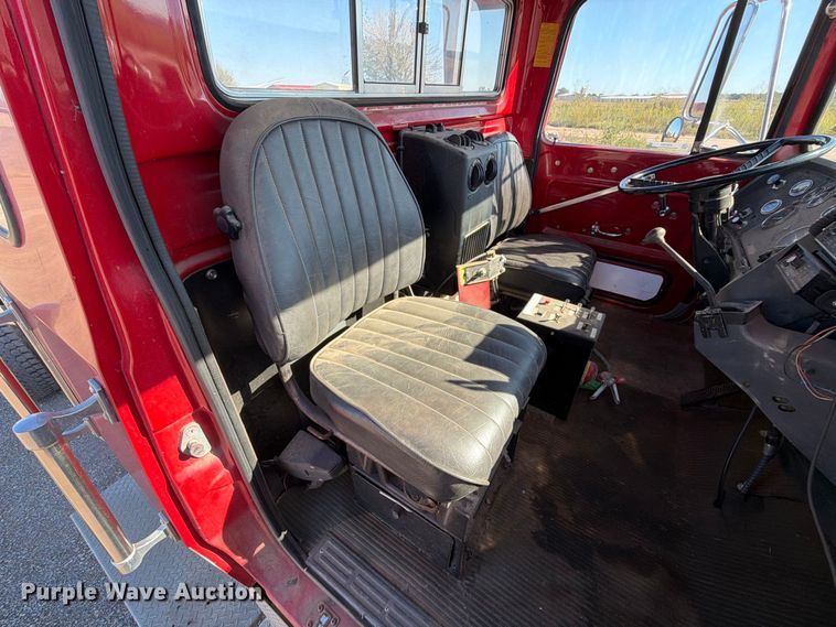 image for item EW7504 1984 Ford L8000 truck cab and chassis