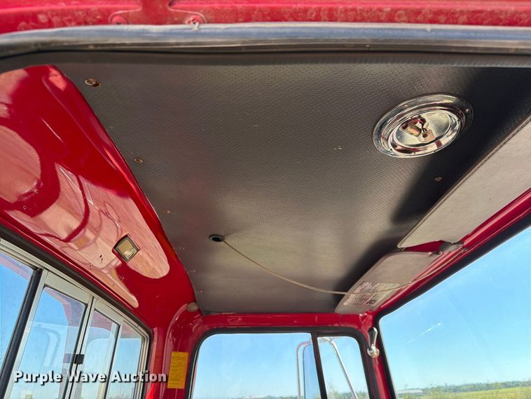 image for item EW7504 1984 Ford L8000 truck cab and chassis