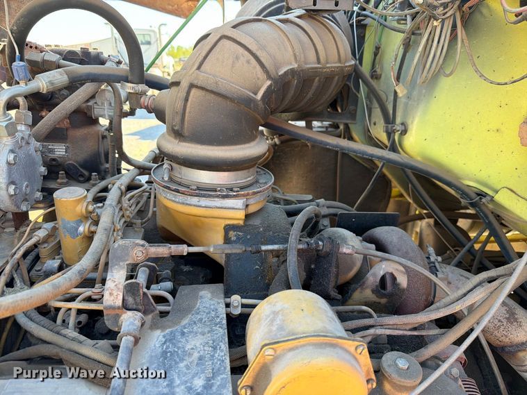 image for item EW7504 1984 Ford L8000 truck cab and chassis