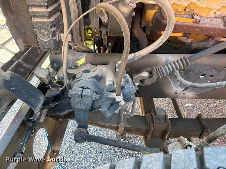 image for item EW7504 1984 Ford L8000 truck cab and chassis