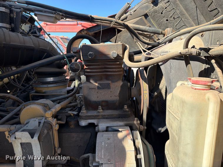 image for item EW7504 1984 Ford L8000 truck cab and chassis