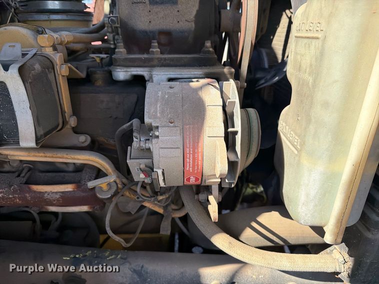 image for item EW7504 1984 Ford L8000 truck cab and chassis