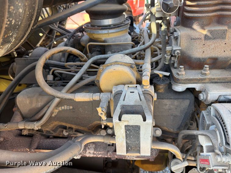 image for item EW7504 1984 Ford L8000 truck cab and chassis