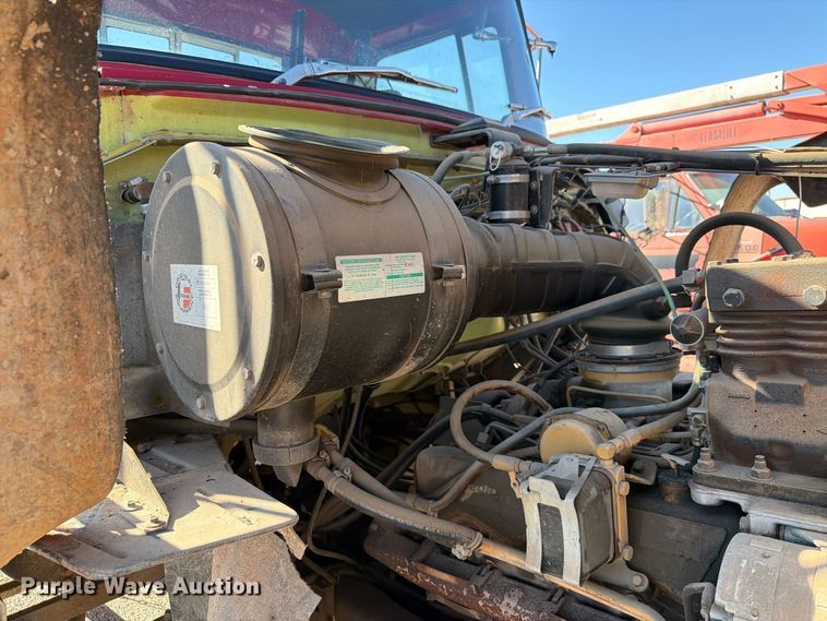 image for item EW7504 1984 Ford L8000 truck cab and chassis