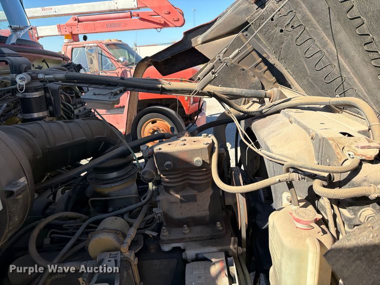 image for item EW7504 1984 Ford L8000 truck cab and chassis