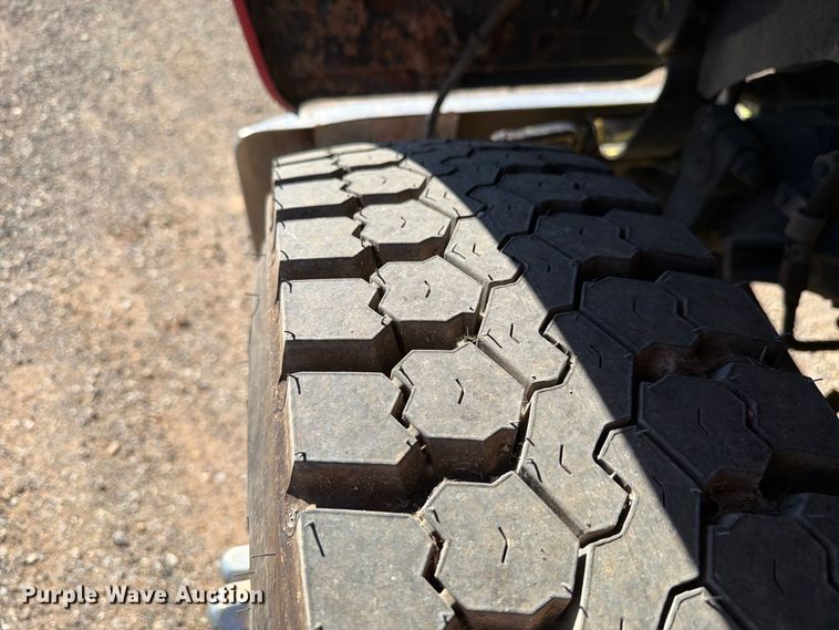 image for item EW7504 1984 Ford L8000 truck cab and chassis