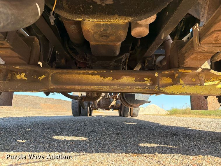 image for item EW7504 1984 Ford L8000 truck cab and chassis