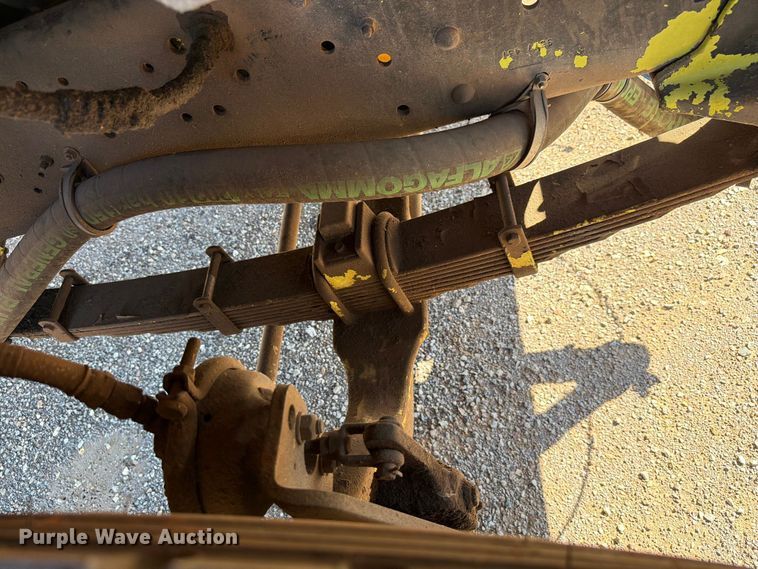 image for item EW7504 1984 Ford L8000 truck cab and chassis