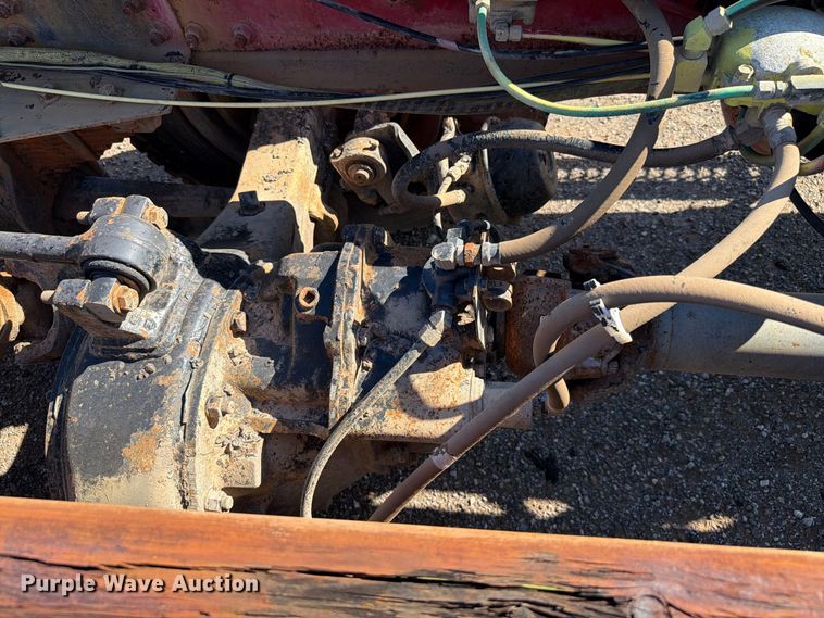image for item EW7504 1984 Ford L8000 truck cab and chassis