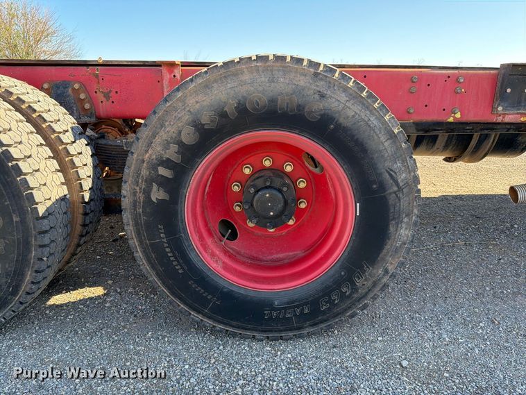 image for item EW7504 1984 Ford L8000 truck cab and chassis