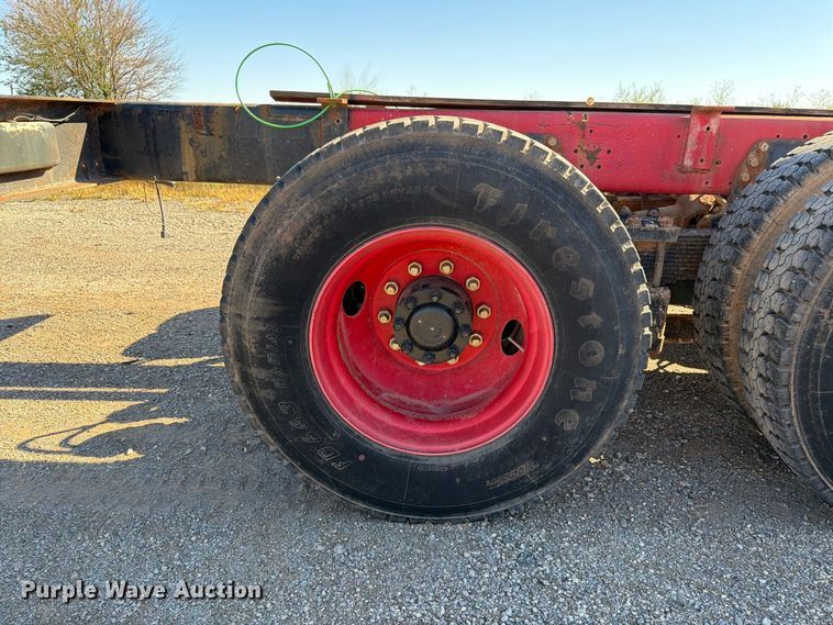 image for item EW7504 1984 Ford L8000 truck cab and chassis