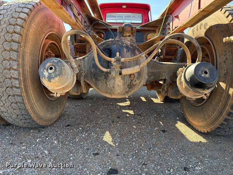 image for item EW7504 1984 Ford L8000 truck cab and chassis