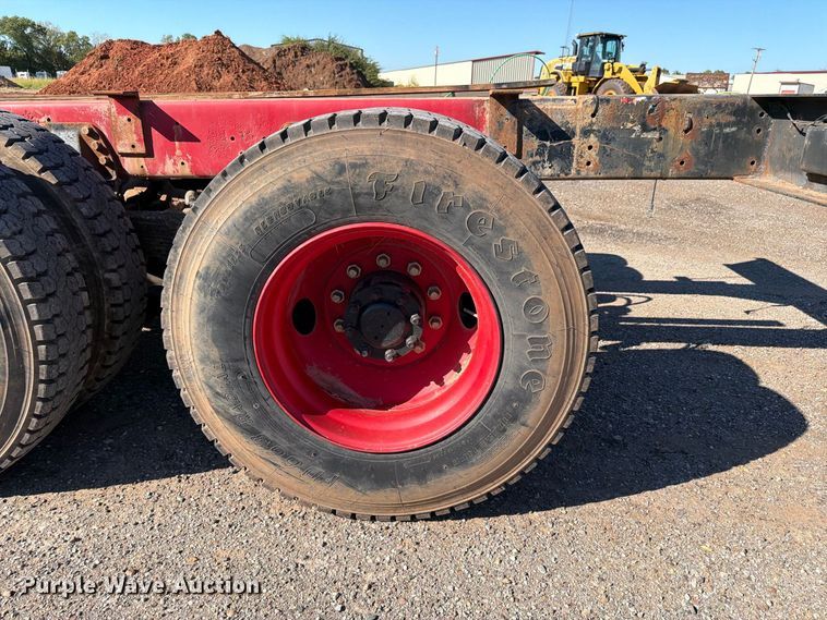 image for item EW7504 1984 Ford L8000 truck cab and chassis