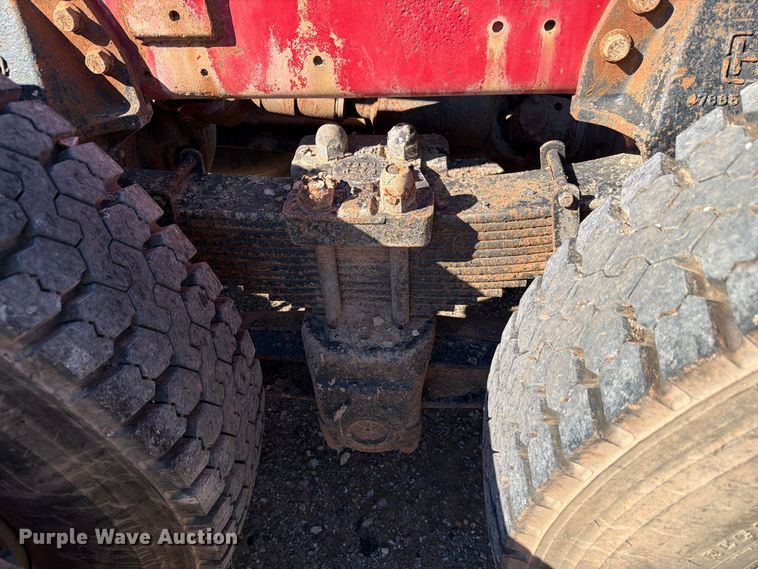 image for item EW7504 1984 Ford L8000 truck cab and chassis