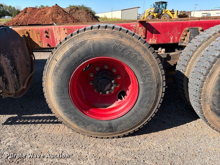 image for item EW7504 1984 Ford L8000 truck cab and chassis