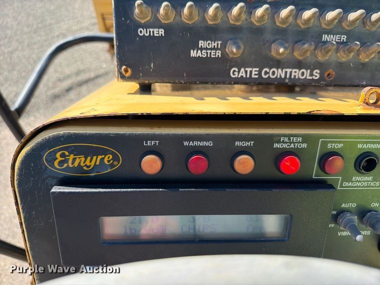 image for item EW7506 2008 Etnyre Quad chip spreader