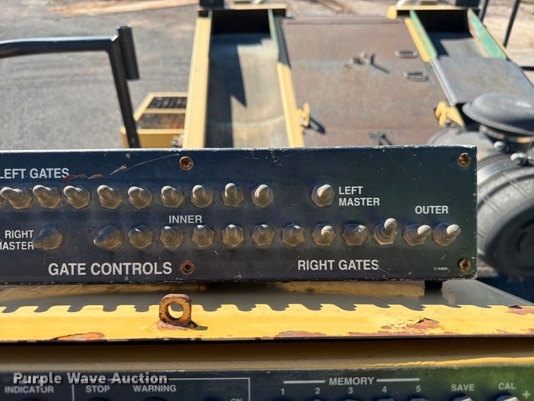 image for item EW7506 2008 Etnyre Quad chip spreader