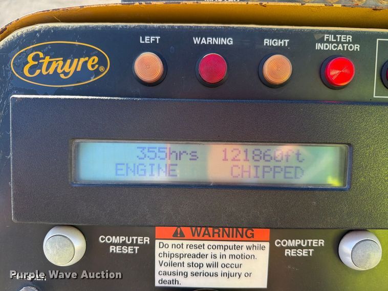 image for item EW7506 2008 Etnyre Quad chip spreader