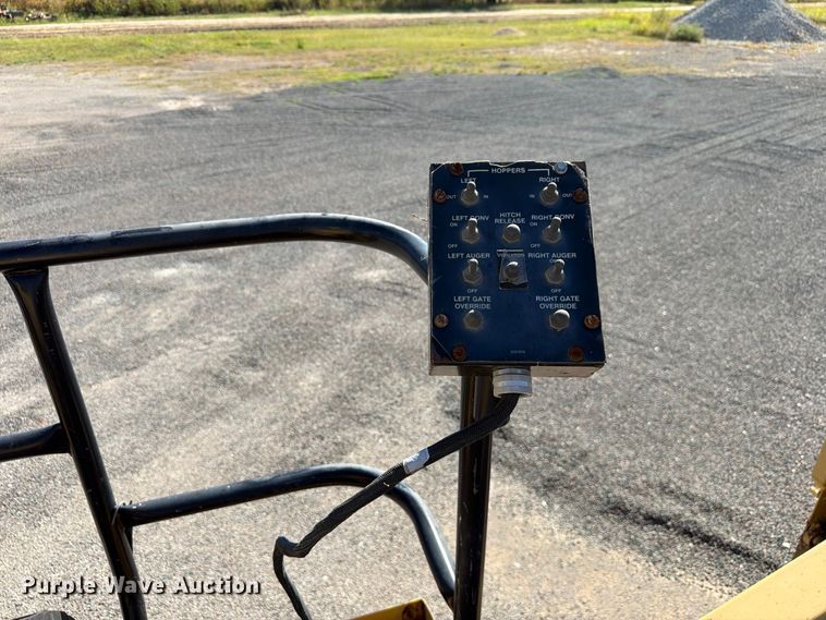 image for item EW7506 2008 Etnyre Quad chip spreader