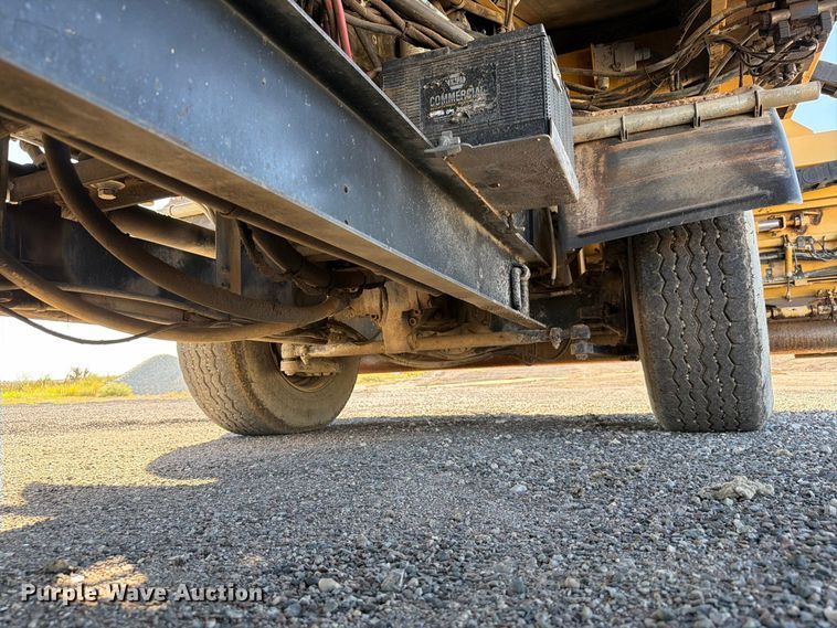image for item EW7506 2008 Etnyre Quad chip spreader